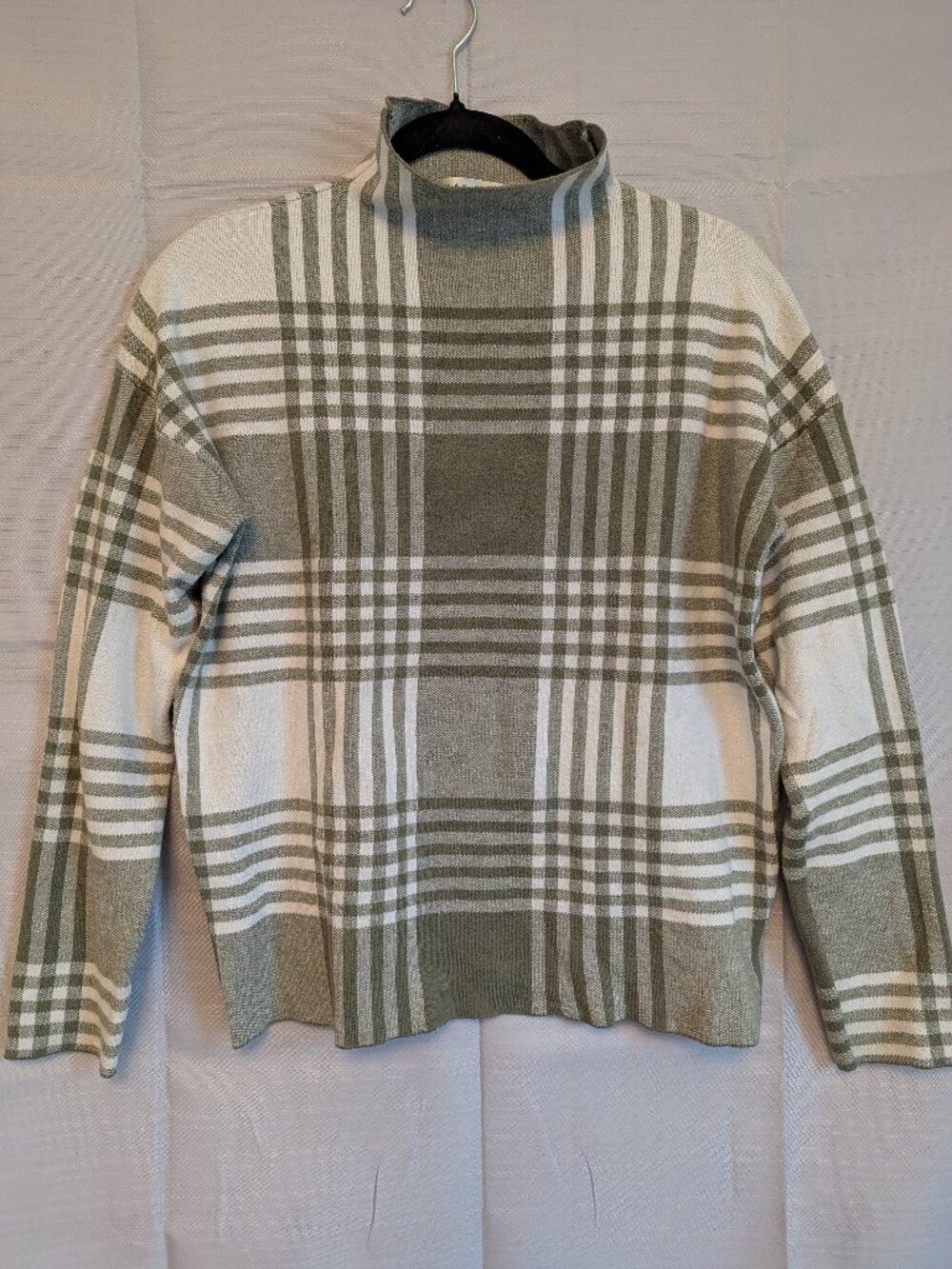 MAX STUDIO PLAID MOCK NECK GREEN/WHITE SIZE XL